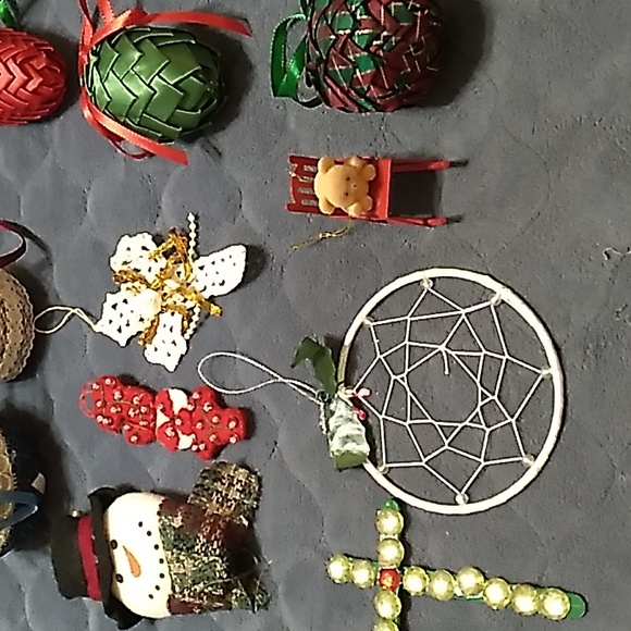 Christmas decorations and star pillow - Picture 2 of 5